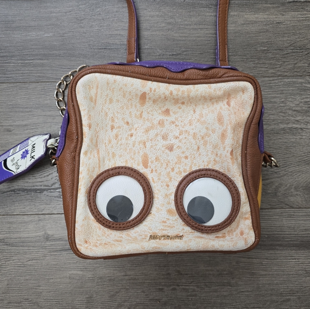Betsey Johnson That's My Jam PB&J Shoulder Bag Milk Jug Hang Tag Funky - Picture 2 of 9